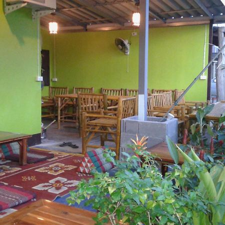 Baan Mook Anda Hostel Koh Lanta Exterior foto