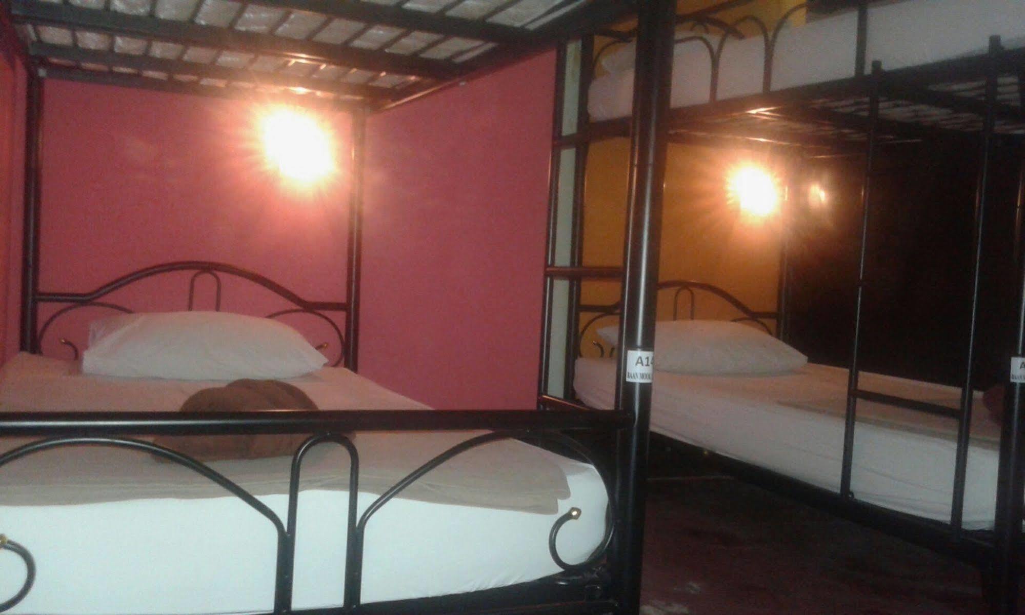 Baan Mook Anda Hostel Koh Lanta Exterior foto